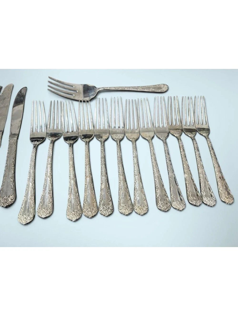 WM Rogers Enchanted Rose Silverplated Flatware Silverware 51pc Set Fair Cond.